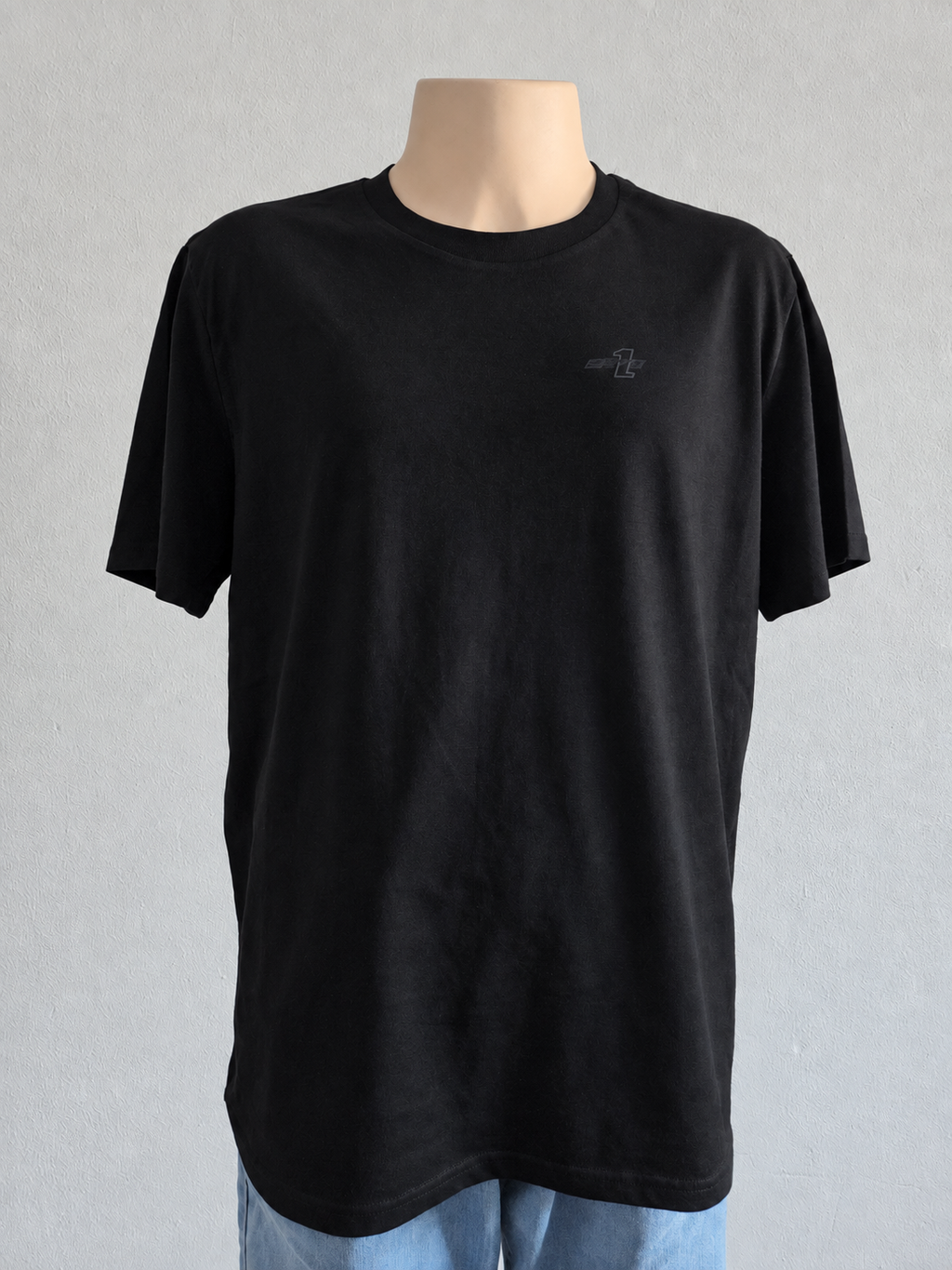 GRYD1 T-shirt in black – front view | Black