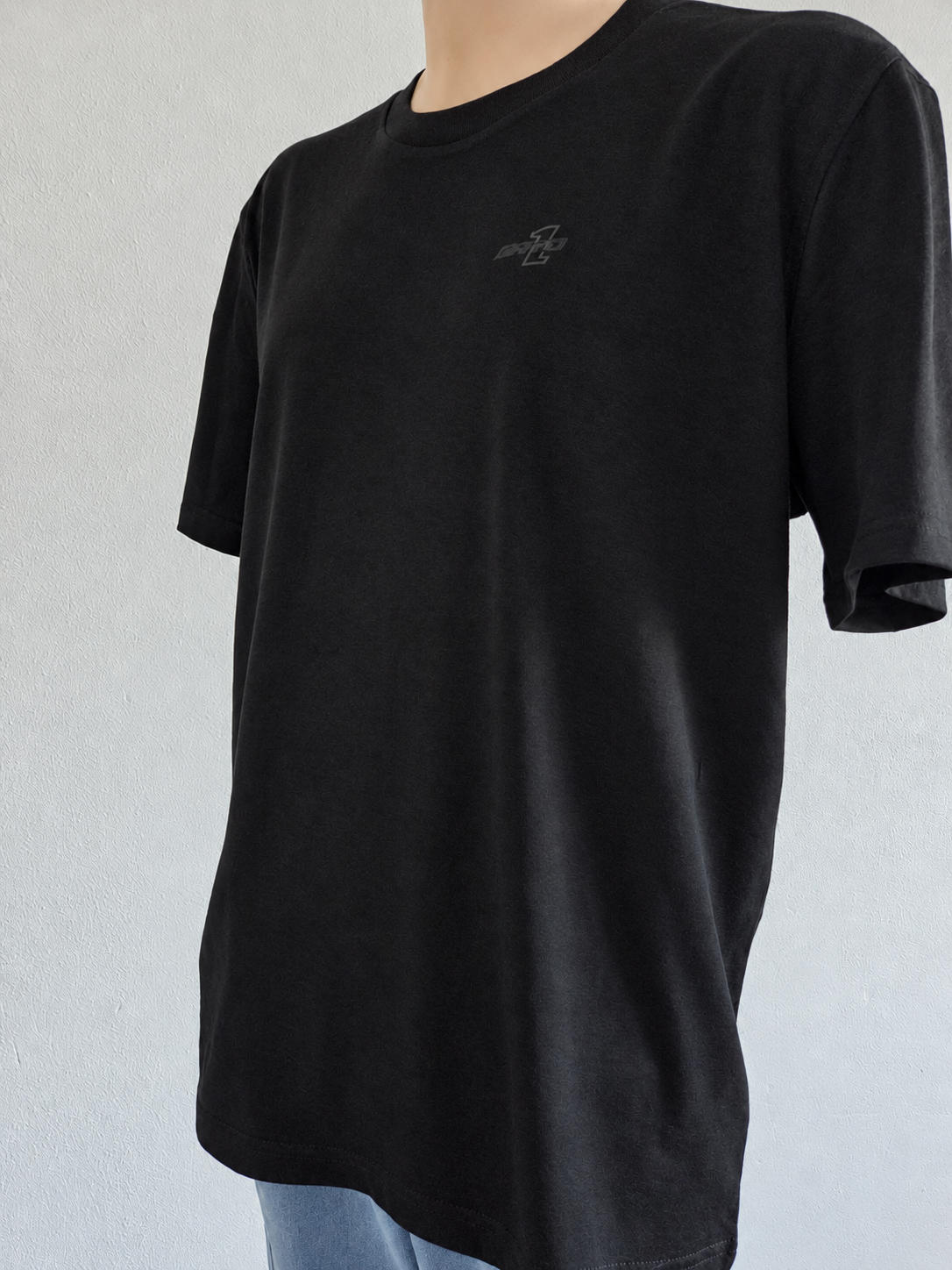 GRYD1 T-shirt – black three-quarter front view | Black
